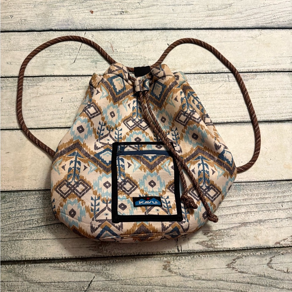 KAVU Beach Day Aztec Southwestern Neoprene Rope Cinch Backpack Bag.